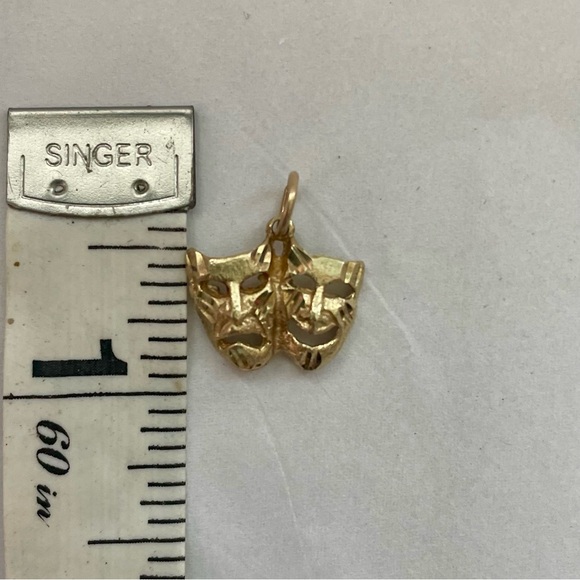 10K Gold Pendant - Picture 5 of 5